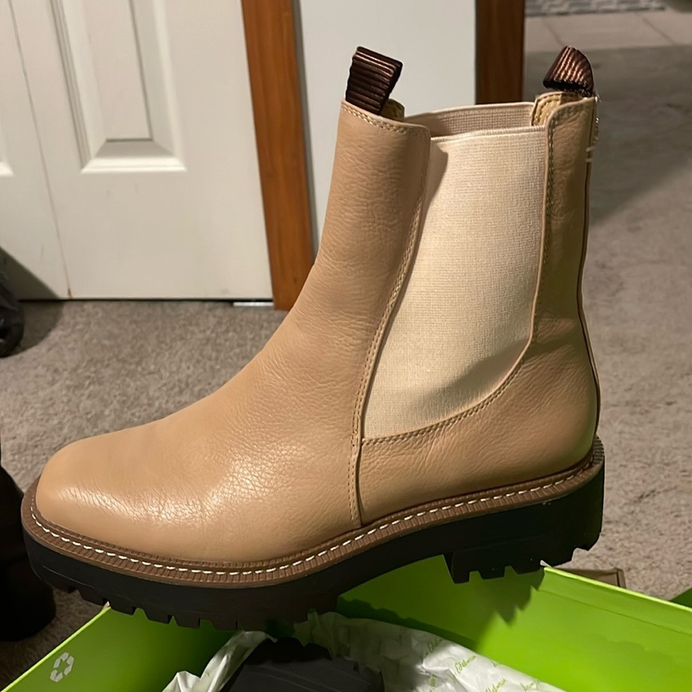 Sam Edelman, Laguna Chelsea boots size 9 1/2 like new